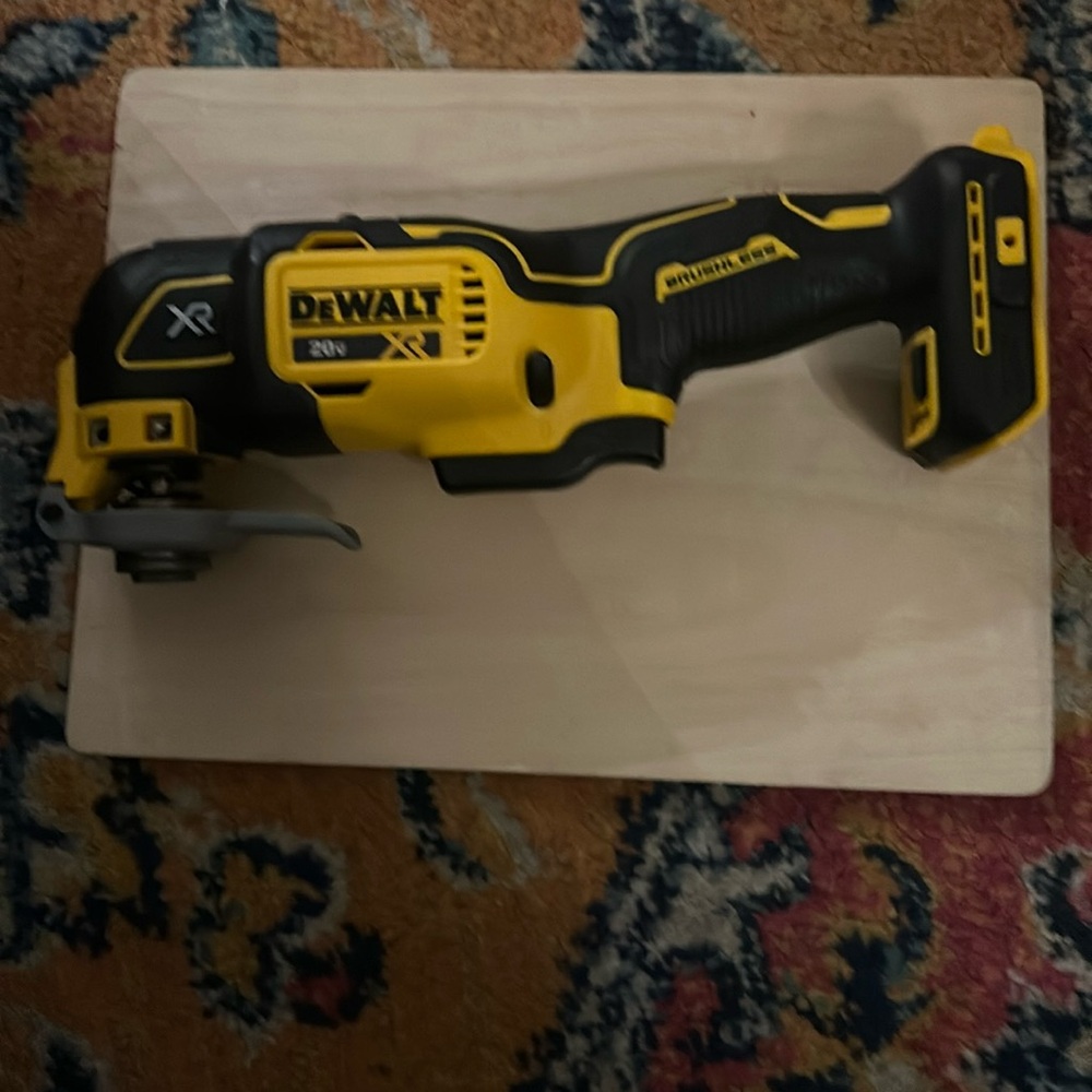 Brand new never used dewalt xr oscillating multi tool